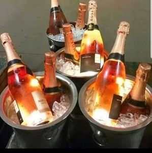 Meet your Posher, Kevin divine